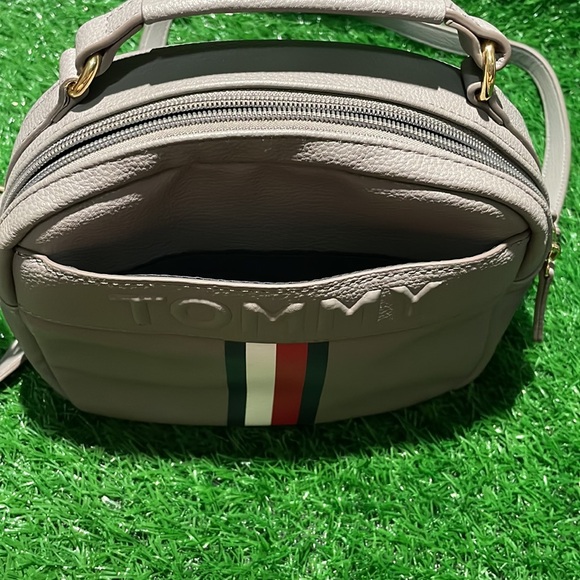 Tommy Hilfiger Croosbody - Picture 5 of 5
